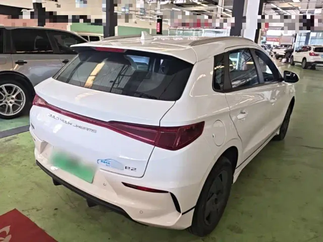 BYD e2 — Фото автомобиля 6