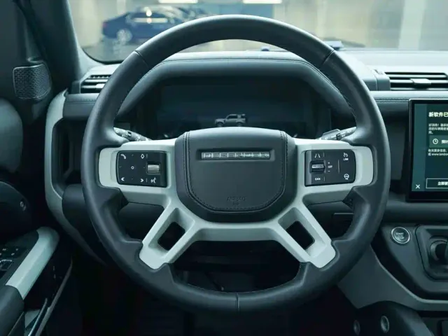Land Rover Defender — Фото автомобиля 21