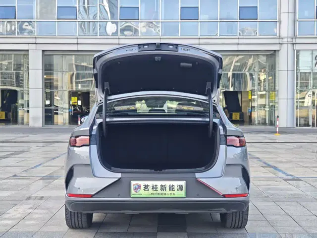BYD Qin L — Фото автомобиля 7