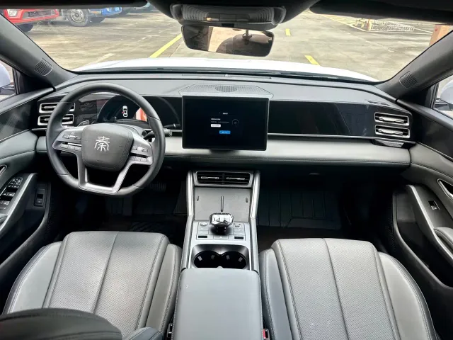 BYD Qin L — Фото автомобиля 9