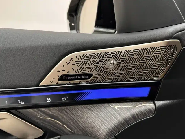 BMW 5 Series — Фото автомобиля 15