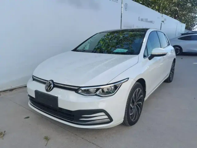 Фотография автомобиля — Volkswagen Golf