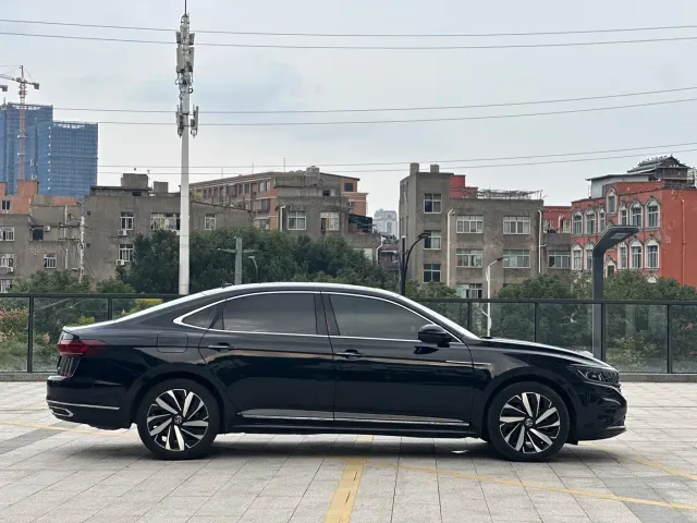 Volkswagen Passat — Фото автомобиля 4