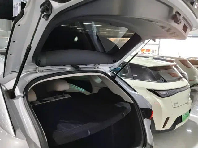 BYD Yuan PLUS — Фото автомобиля 18