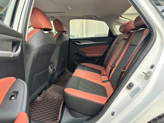 Changan Eado — Фото автомобиля 5