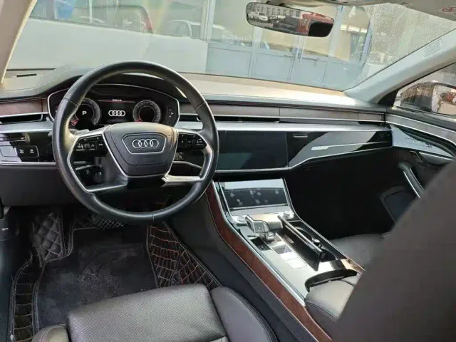 Audi A8 — Фото автомобиля 4