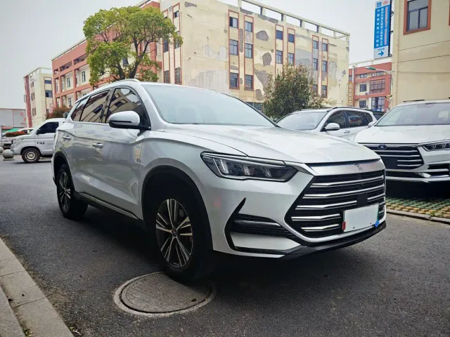 BYD Song Pro — Фото автомобиля 3