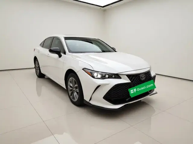 Toyota Avalon — Фото автомобиля 3