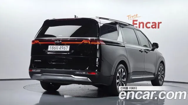 Фотография автомобиля — Kia Carnival Generation 4