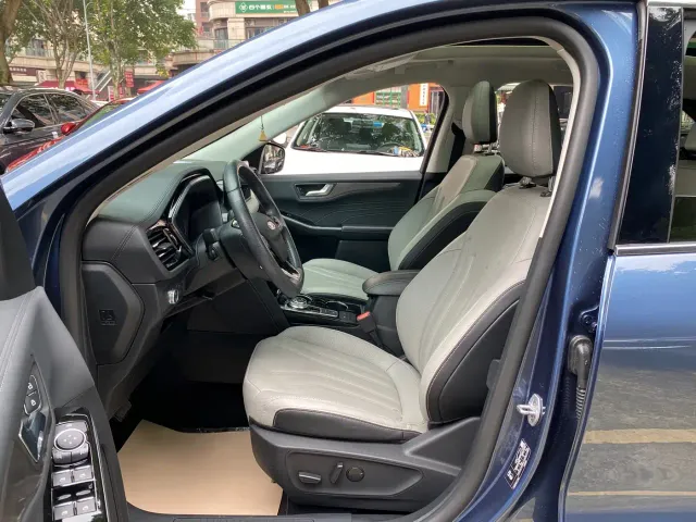 Ford Escape — Фото автомобиля 9