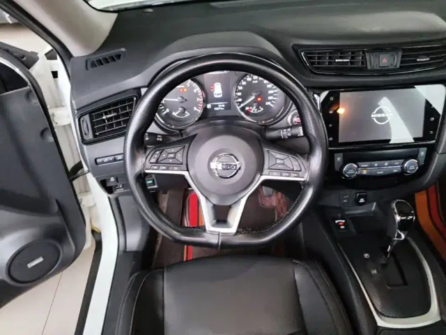 Nissan X-Trail — Фото автомобиля 10