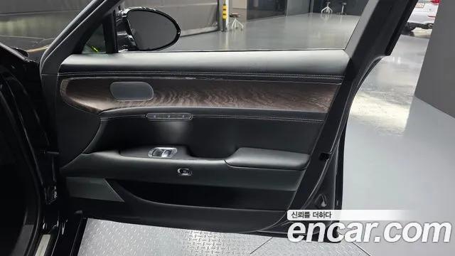 Genesis G90 Бензин 3.5 турбо AWD — Фото автомобиля 18