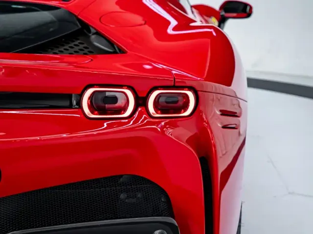 Ferrari SF90 — Фото автомобиля 19