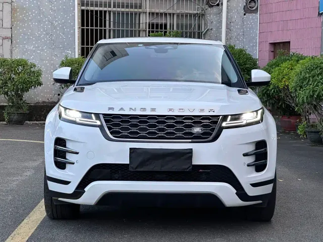 Land Rover Range Rover Evoque New Energy 2022 Range Rover Evoque L P300e Plug-in Hybrid — Фото автомобиля 2
