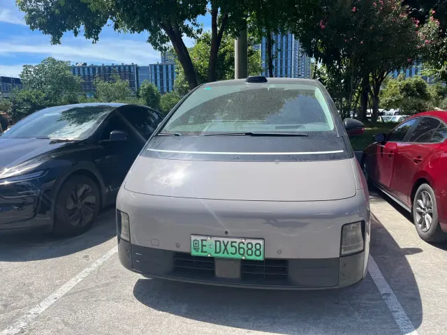 Li Auto MEGA — Фото автомобиля 2