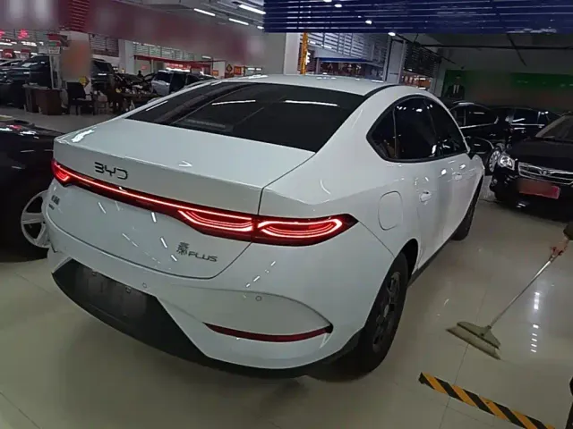 BYD Qin PLUS — Фото автомобиля 6