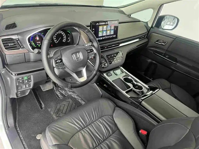 Honda Odyssey — Фото автомобиля 19
