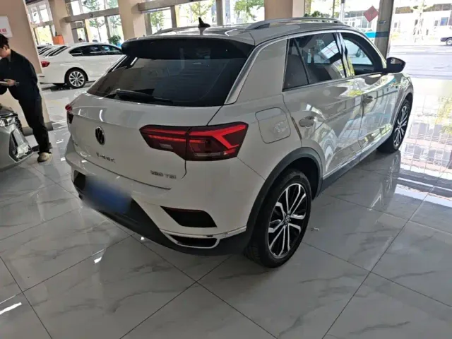 Volkswagen T-Roc — Фото автомобиля 6