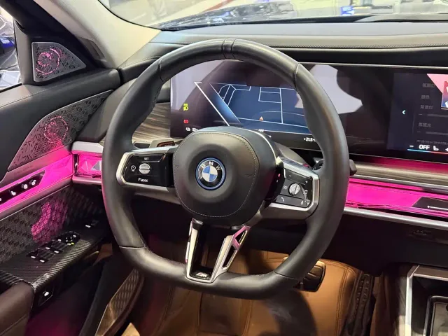 BMW i7 — Фото автомобиля 5