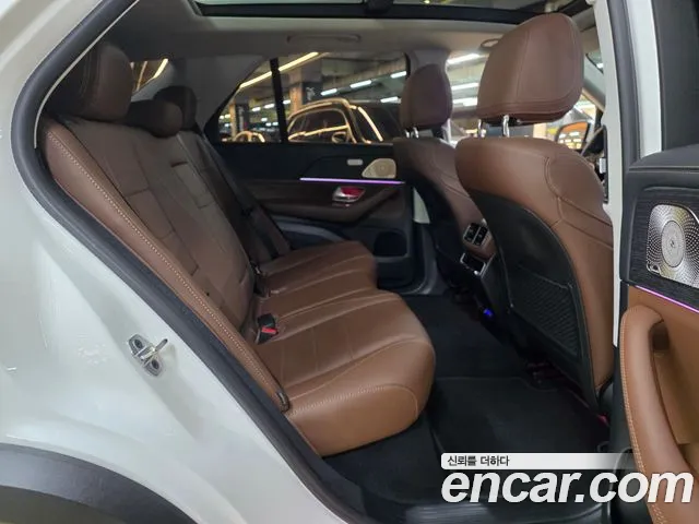 Mercedes-Benz GLE-Class — Фото автомобиля 13