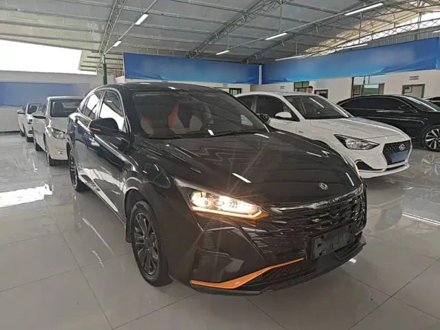 Dongfeng Yixuan — Фото автомобиля 3