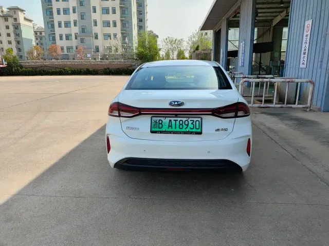 JAC Motors iEVA50 — Фото автомобиля 6