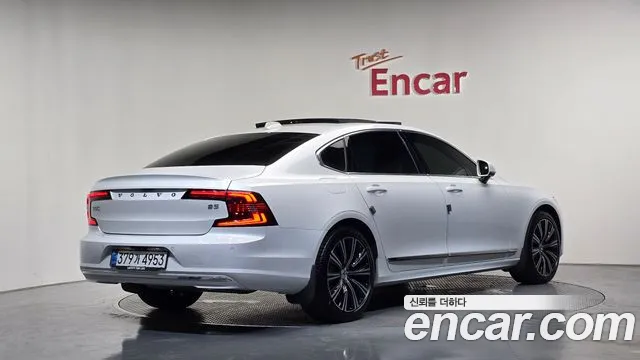 Вольво S90 — Фото автомобиля 2