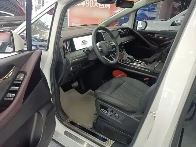 GAC Trumpchi M8 — Фото автомобиля 15