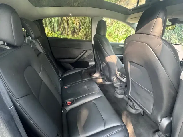 Tesla Model Y — Фото автомобиля 9