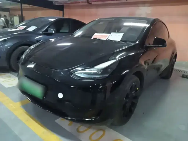 Фотография автомобиля — Tesla Model Y