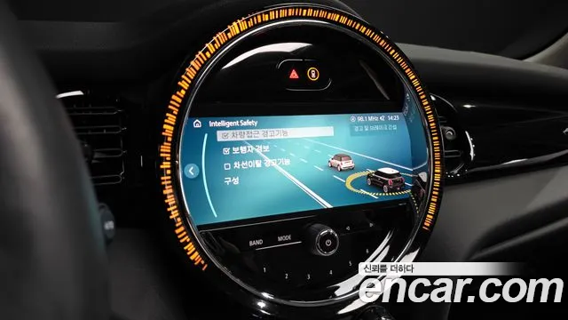 Mini Cooper Cooper Classic Plus Launch Pack — Фото автомобиля 13