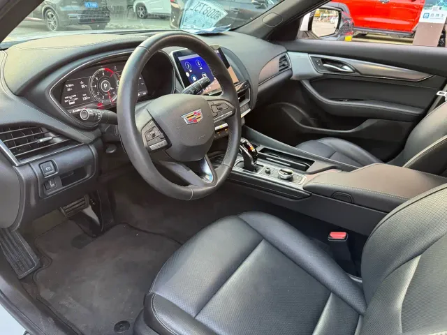 Cadillac CT5 — Фото автомобиля 4