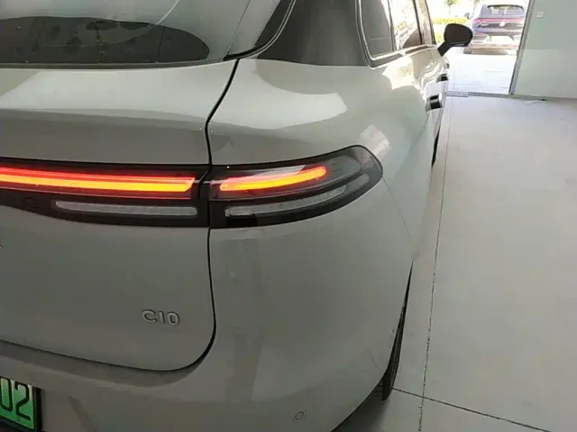 Leapmotor C10 — Фото автомобиля 7