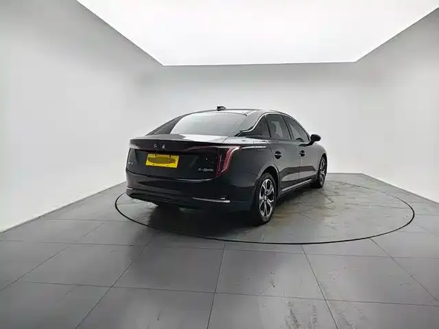 Hongqi E-QM5 — Фото автомобиля 7