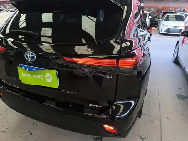 Toyota Highlander — Фото автомобиля 7
