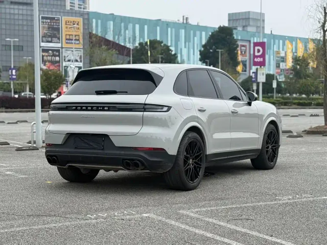Porsche Cayenne — Фото автомобиля 8