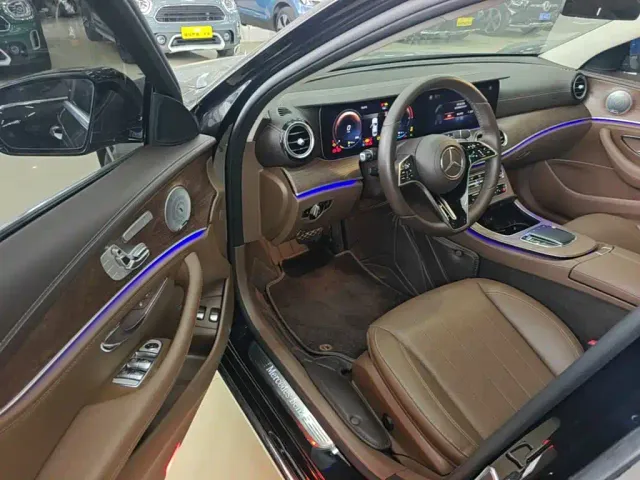 Mercedes-Benz E-Class — Фото автомобиля 11