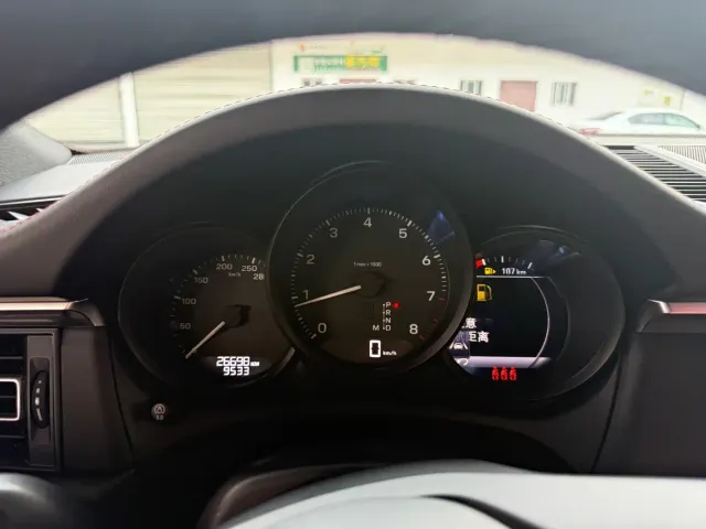 Porsche Macan — Фото автомобиля 5