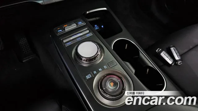 Genesis GV70 2.5T Бензин AWD — Фото автомобиля 4