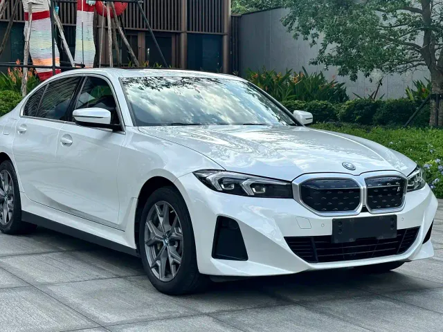 BMW i3 — Фото автомобиля 4