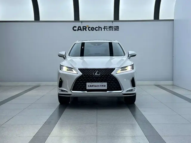 Lexus RX — Фото автомобиля 2