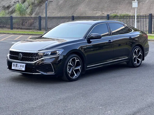 Фотография автомобиля — Volkswagen Passat