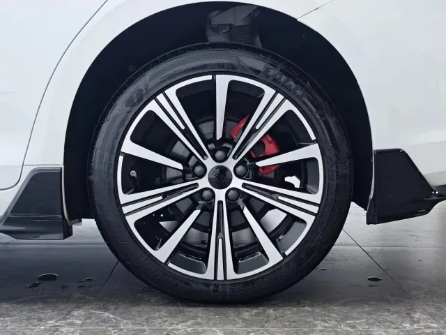 Geely Xingrui — Фото автомобиля 9