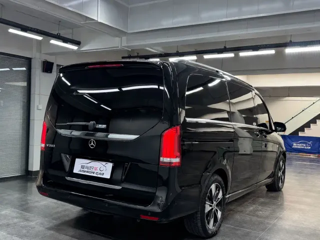 Mercedes-Benz V-Class — Фото автомобиля 7