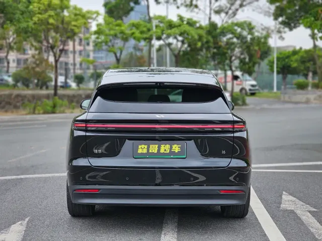 Li Auto i6 — Фото автомобиля 5