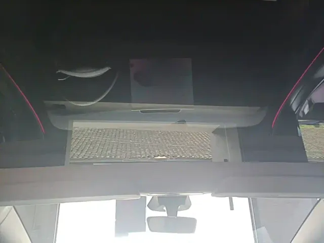 Tesla Model Y — Фото автомобиля 17