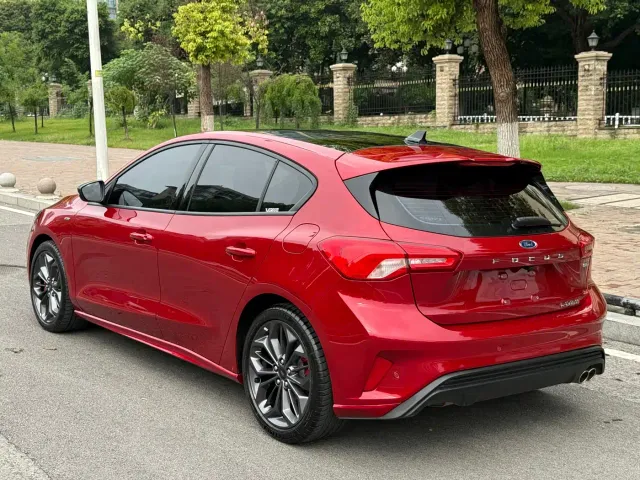 Ford Focus — Фото автомобиля 7