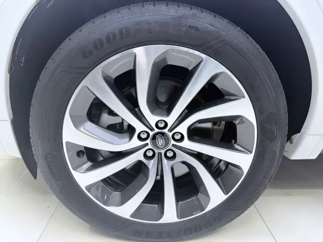 Land Rover Discovery Sport — Фото автомобиля 20