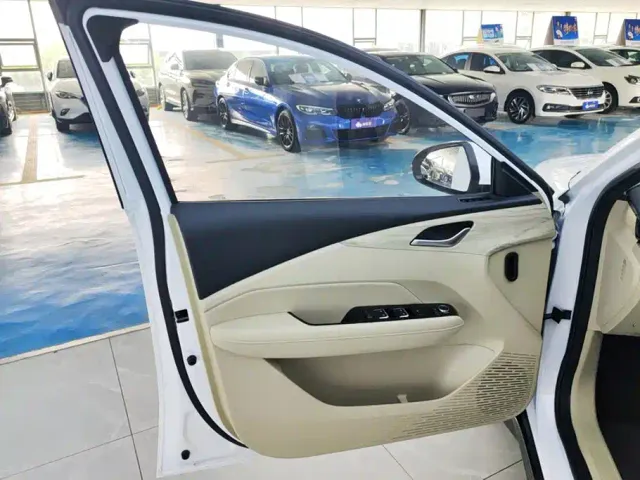 Wuling Starlight — Фото автомобиля 7