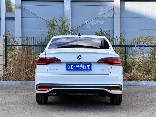 Volkswagen Bora — Фото автомобиля 5
